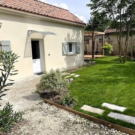 Petite Maison Avec Jardin Au Calme 플로이락 외부 사진