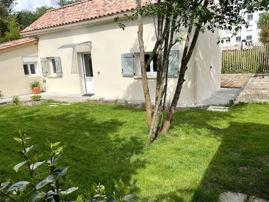 Petite Maison Avec Jardin Au Calme 플로이락 외부 사진