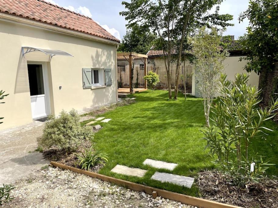 Petite Maison Avec Jardin Au Calme 플로이락 외부 사진
