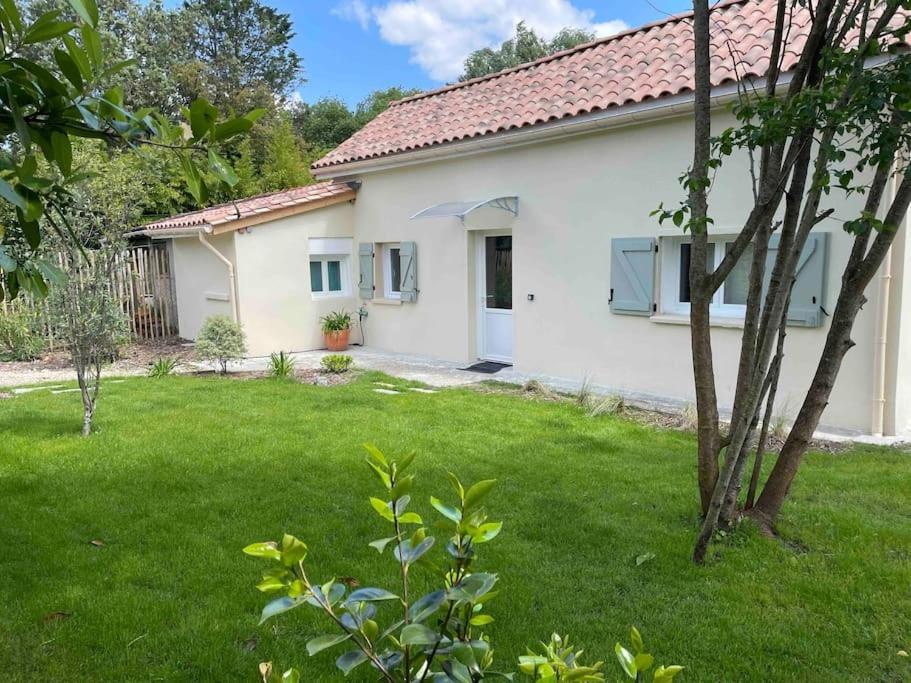 Petite Maison Avec Jardin Au Calme 플로이락 외부 사진